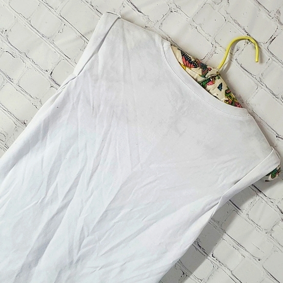 Netflix Stranger Things Scoops Ahoy Ice Cream Parlor White Tie Front Shirt Sz S - Picture 16 of 17